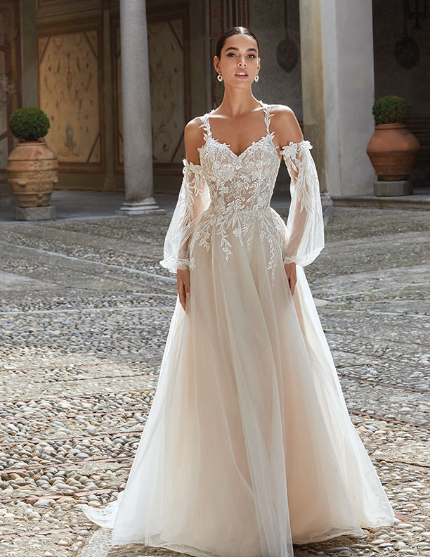 Klassisches Brautkleid mit Spitze