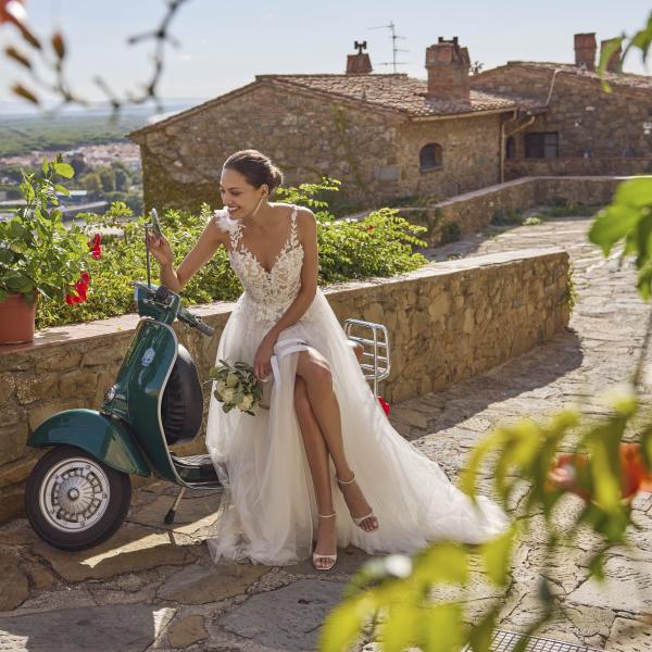 Gray Vespa Modeca